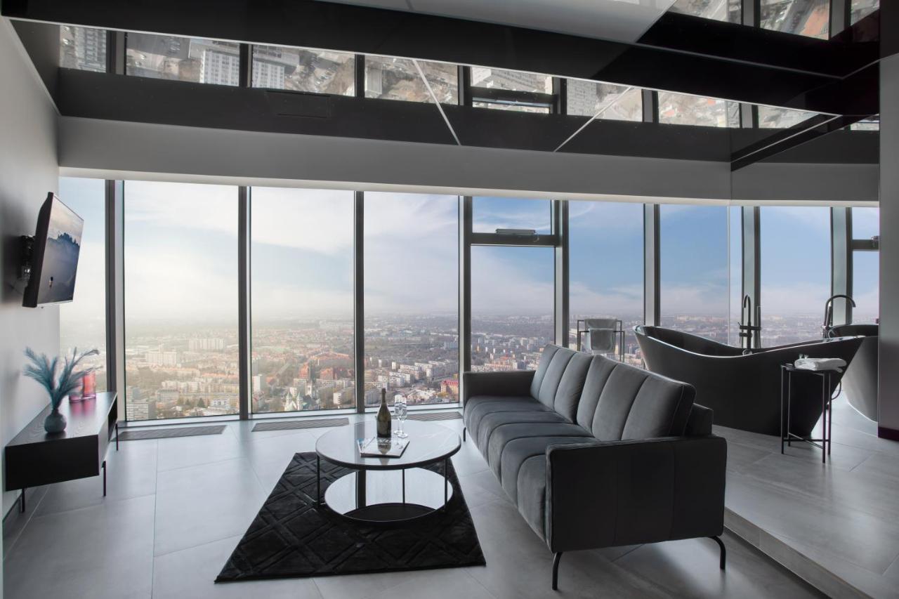 Apartment In The Sky - W Sky Tower