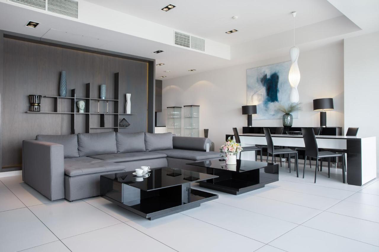 Apartment In The Sky - W Sky Tower *