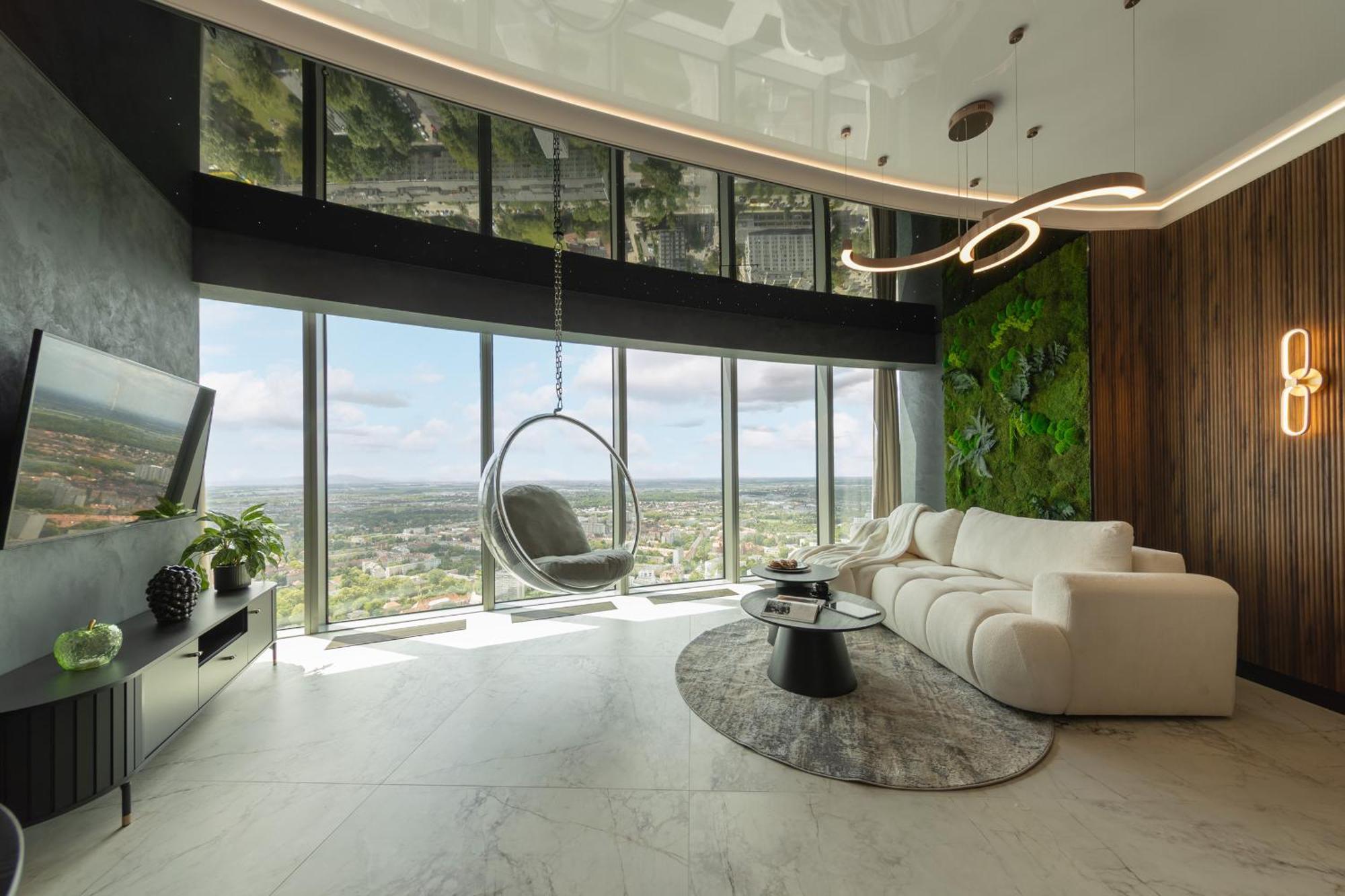 Apartment In The Sky - W Sky Tower *