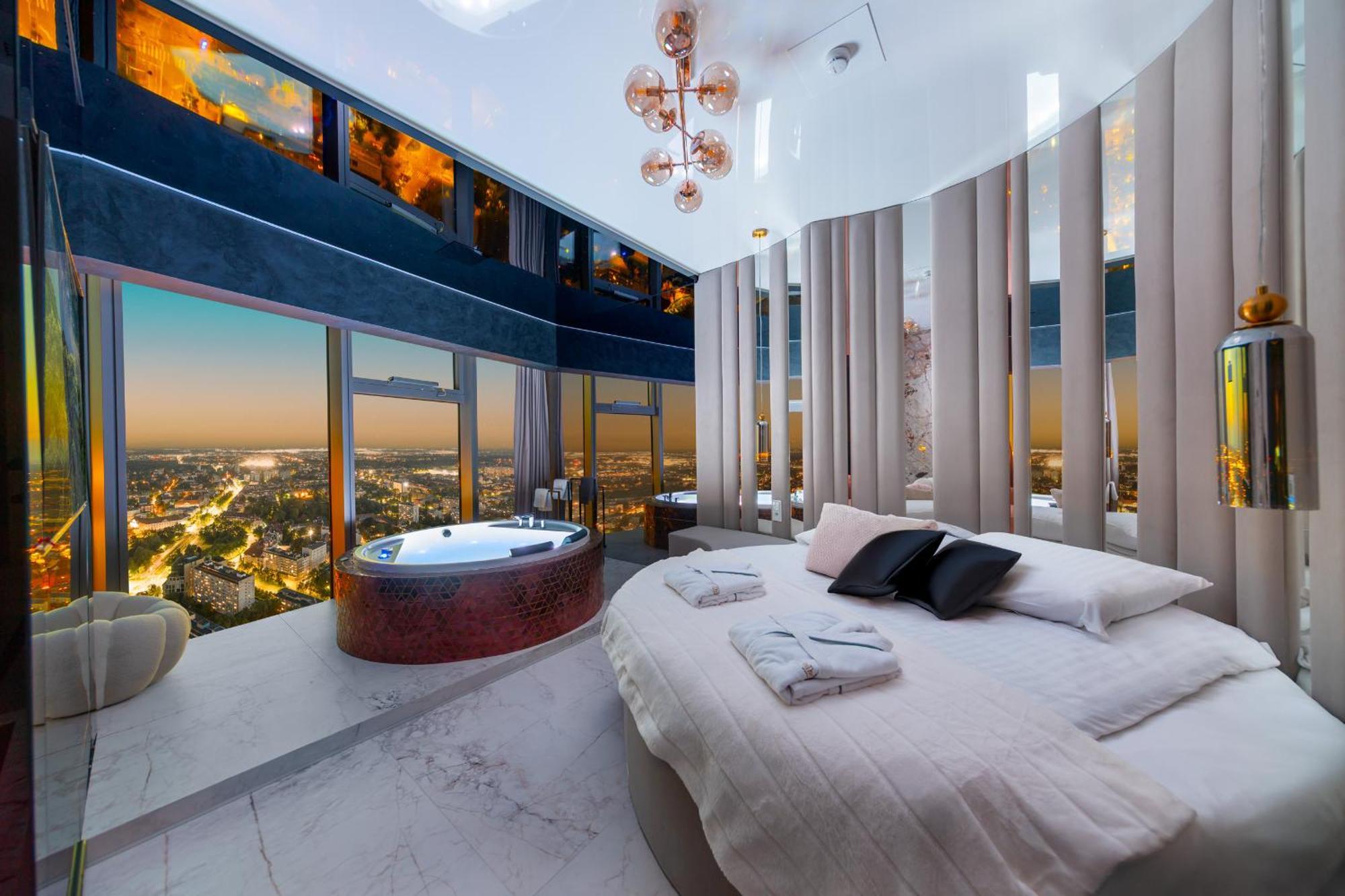 Apartment In The Sky - W Sky Tower *